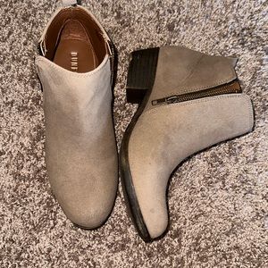 Dunes brand booties. Never been worn!